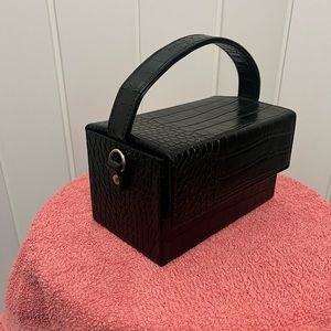 Black box purse